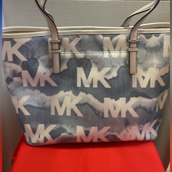 NWT Michael Kors Jet Set Blue Cloud Tote Bag - Picture 2 of 11